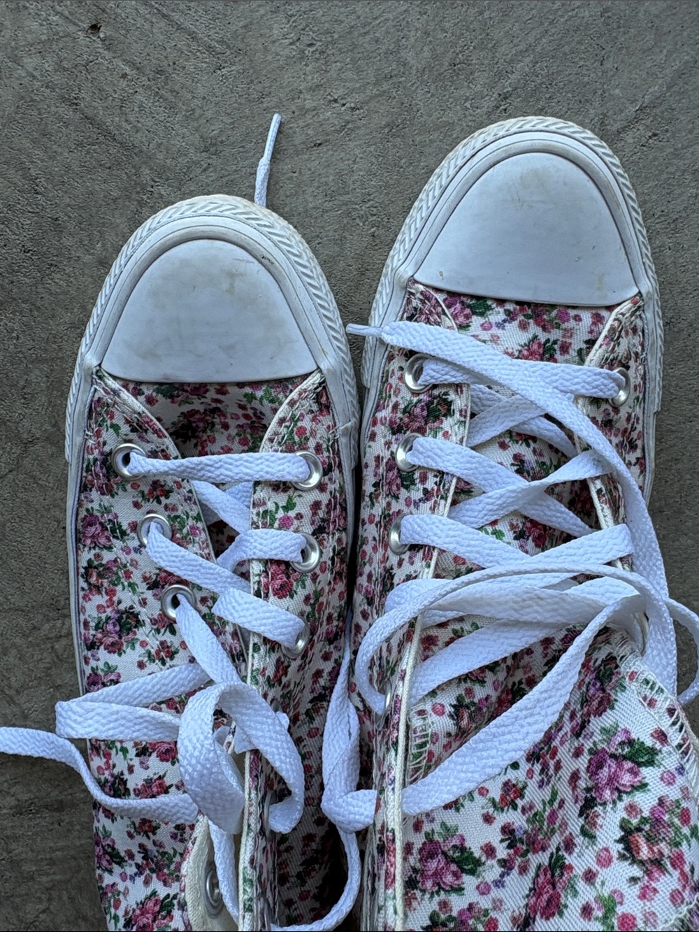 Women’s Hightop Floral Converse - Picture 4 of 4